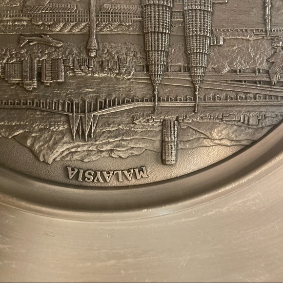 Decorative Malaysia pewter plate - Picture 4 of 5